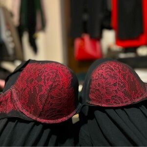 NWT Victoria’s Secret Black and Red Strappy Bra